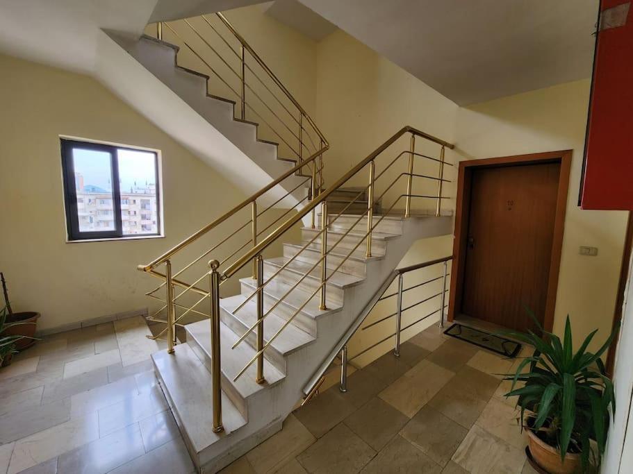 Central Apartment-New Bazar Tirana Exterior foto